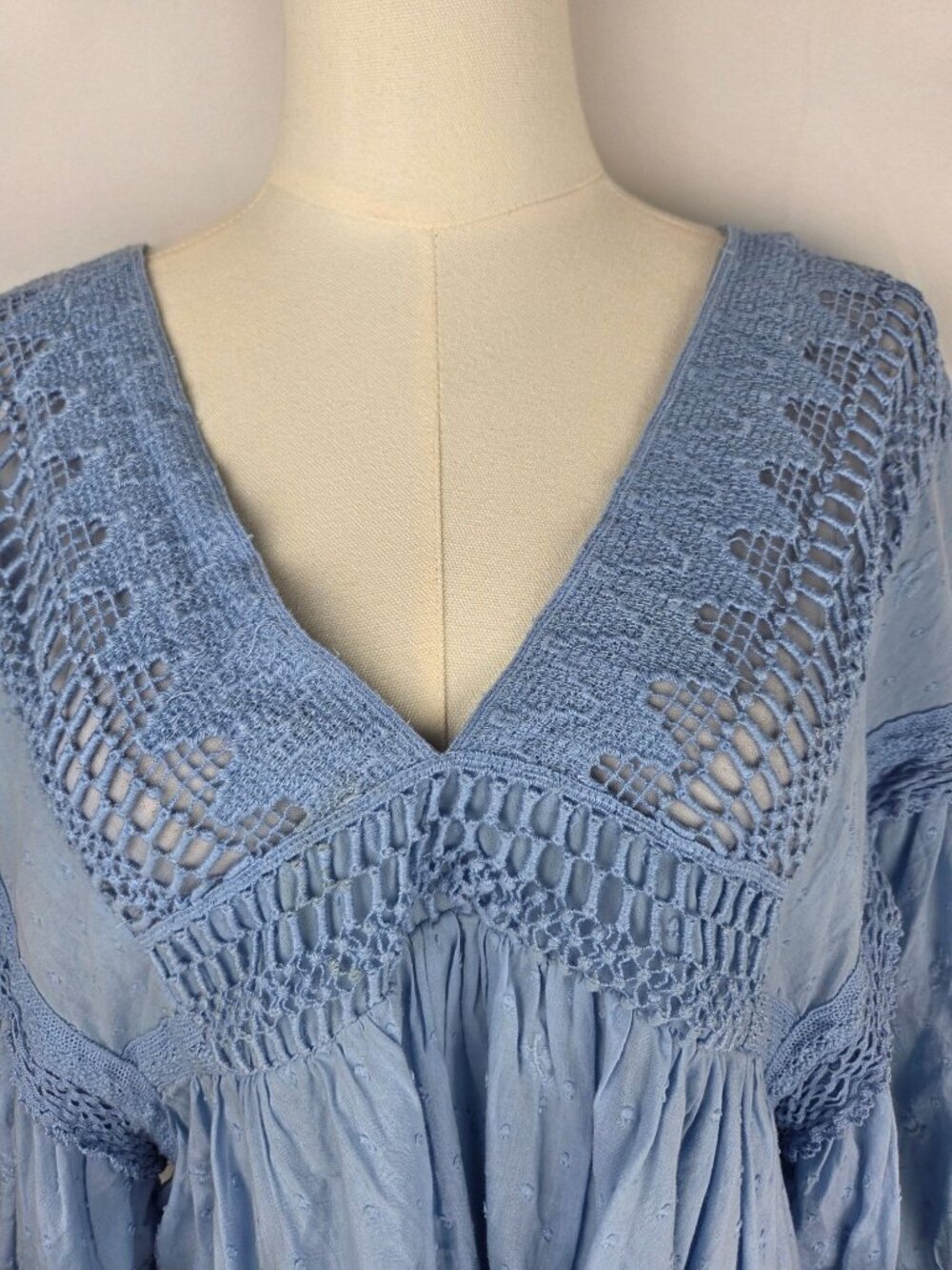 Free People Drive You Mad Blouse M Blue Crochet Lace Peasant Boho Puff Sleeve - Picture 6 of 11